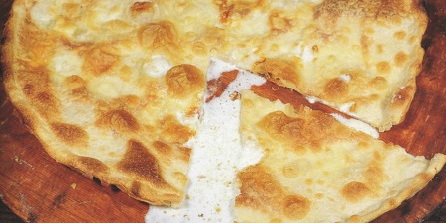 FOCACCIA DI RECCO CON IL FORMAGGIO IGP, LA REGINA 